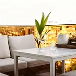 Ultra Premium Apartment, Cinema Experience Apartamento
