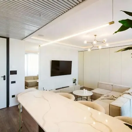Ultra Premium Apartment, Cinema Experience