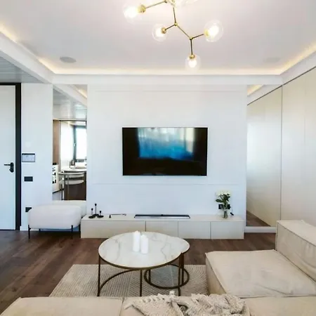 Ultra Premium Apartment, Cinema Experience * 클루지나포카