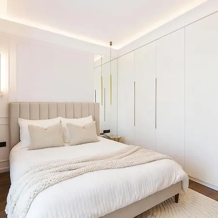 아파트 Ultra Premium Apartment, Cinema Experience
