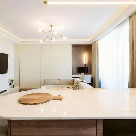 Ultra Premium Apartment, Cinema Experience 아파트